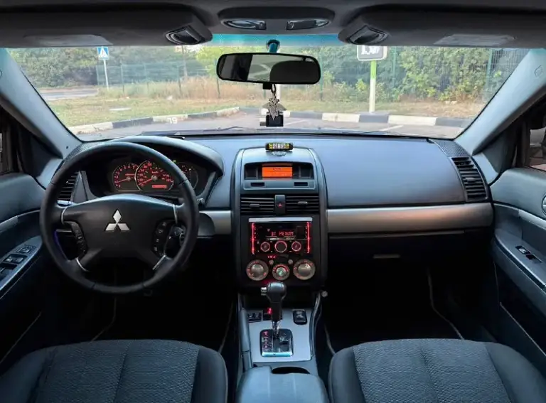 Продам mitsubishi galant 9, 2008 года выпуска, в последнем рестайлинге🔥 ➡️мотор 4g69 обьемом 2.4 литра, на 160 л. С, с огромным ресурсом, чугунный блок, мега надёжный, масложора нет. Оригинальный пробег авто 273.500 км, для данного мотора это только обкатка, любые проверки эндоскопом, замеры компрессии и тд. Замена масла каждые 6000 тысяч, лью только 95, иногда 100-й бензин. Катализаторы вырезаны, авто прошито под 95-100 бензин, едет очень-очень бодро. Комплект грм, со всеми роликами заменен на 273.000 км. ➡️автоматическая коробка передач, работает четко, без пинков и рывков. На 270.000 км сделал большое то: заменил передние стойки, стойки и втулки стабилизаторов, сайлентблоки задние, шрузы внутренние, передние тормозные диски, колодки вкруг, подушки акпп, заменил масло в акпп оригинал mitsubishi atf sp-3, масло в двигателе takayama 5-30, полная замена жидкости гидроусилителя на mitsubishi dia queen, заменил подрулевой шлейф, обслужил ручник, новый аккумулятор на 65a. Бо
📞 Звоните: +7(949)3215048 - фотография - 7