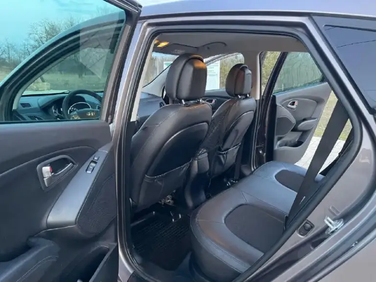 ☑️Hyundai ix35 рестайлинг☑️
В шикарном состоянии!
✅Полный привод 4 wd
✅1 Хозяин
✅Без дтп!
✅Год выпуска 2014
✅Мотор 2.0
✅Бензиновый (атмосферный)
✅Коробка механика 6 ступка
✅Пробег 215 тыс. Км.
✅Автотека зелёная
✅ - фотография - 9