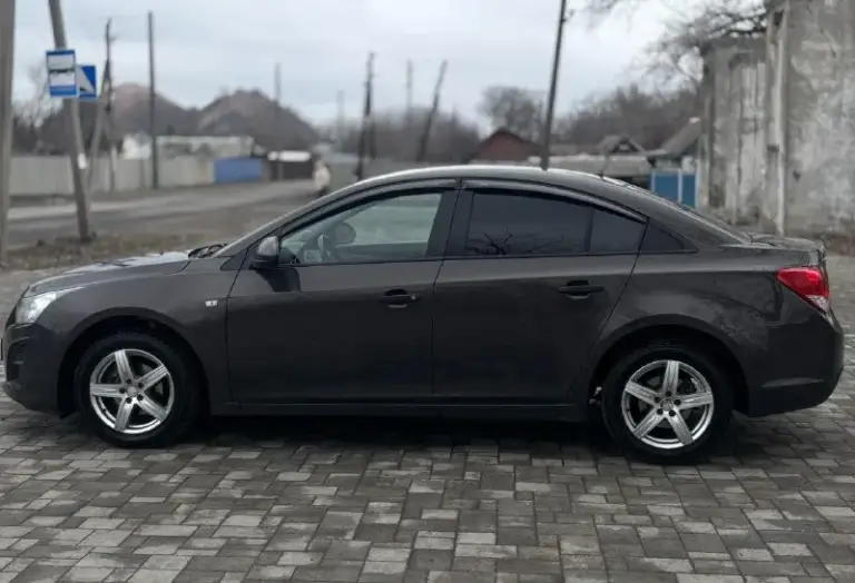 Продам chevrolet cruze ( chevrolet круз) 1.8 mt, 2013г
Пройден техосмотр, на учет поставим без проблем. В дтп автомобиль не был, кузов весь в заводском окрасе. Рыжиков нет, все стекла родные, включая лобовое стекло. Пробег 181 тысяч. Хорошая комплектация; кондиционер, подогревы сидений, зеркал, заднего лобового стекла, электростеклоподъемники, регулировка зеркал, сигнализация с автозапуском(starline), abs, esp, гур. Стоит хорошая зимняя michelin r16, летняя резина в подарок🎁
🔥Цена 750т. Р 🔥
Звоните :+79592158730
+79595041461
📞 Звоните: +7(959)2158730 - фотография - 6