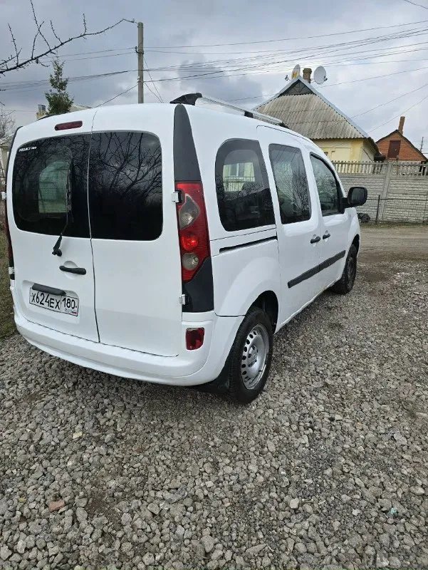 Продам renault kangoo 2009г.1,5 dci авто в отличном состоянии, полностью обслужено, примят правый порог, на его ремонт уступлю. Мини линзы в фарах, сиденья передние и задние с hyundai сантафе, передние с обогревом, новое лобовое стекло. Мотор контрактный с пробегом 90000км. , все документы на него имеются, он вписан в тех паспорт. Постоянный учёт рф 180 регион. Цена 650000т. Торг 79493338357 юрий
📞 Звоните: +7(949)3338357 - фотография - 4