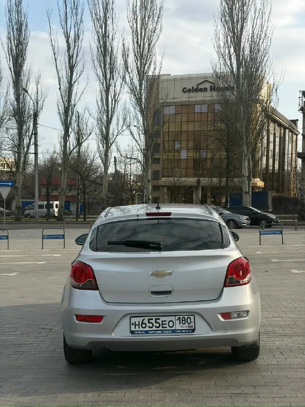 Chevrolet cruze год выпуска: 2012 двигатель:1.8л. (141л. С) коробка автомат пробег 159 000 комплектация: 4 эл. Стеклоподъемника, abs, кондиционер корректор фар, мультируль, обогрев зеркал и заднего стекла, подогрев сидений, электропривод зеркал автомобиль в хорошем внешнем и техническом состоянии. Каких-лиюо вложений не требует. Двигатель без нареканий, работает ровно, масло не расходует, едет бодро. Была произведена замена комплекта грм с фазорегуляторами. Акпп также в хорошем состоянии, передачи переключает четко, без затупов и рывков. Ходовая часть автомобиля обслужена, посторонние звуки отсутствуют. Все работает без нареканий. Являюсь собственником транспортного средства. Осмотр: г. Донецк цена: 790 000, торг телефон: +7 (949) 429-59-49
📞 Звоните: +7(949)4295949 - фотография - 3