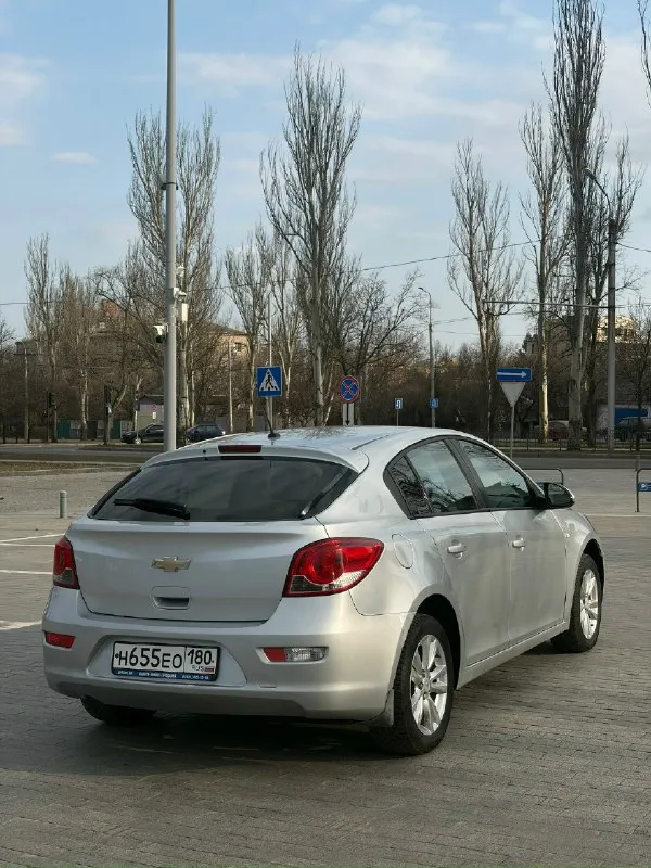 Chevrolet cruze год выпуска: 2012 двигатель:1.8л. (141л. С) коробка автомат пробег 159 000 комплектация: 4 эл. Стеклоподъемника, abs, кондиционер корректор фар, мультируль, обогрев зеркал и заднего стекла, подогрев сидений, электропривод зеркал автомобиль в хорошем внешнем и техническом состоянии. Каких-лиюо вложений не требует. Двигатель без нареканий, работает ровно, масло не расходует, едет бодро. Была произведена замена комплекта грм с фазорегуляторами. Акпп также в хорошем состоянии, передачи переключает четко, без затупов и рывков. Ходовая часть автомобиля обслужена, посторонние звуки отсутствуют. Все работает без нареканий. Являюсь собственником транспортного средства. Осмотр: г. Донецк цена: 790 000, торг телефон: +7 (949) 429-59-49
📞 Звоните: +7(949)4295949 - фотография - 5