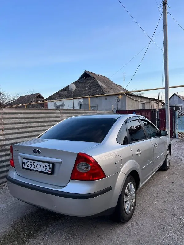 Продам ford focus 2
Год: 2006
Двигатель 1.8 газ/бензин работает отлично, газ недавно обслужен, очень экономная езда! По ходовой недавно обслужена делать ничего не нужно, кузов в достойном состоянии не гнилой, пороги, днище целое делать ничего не нужно, в серьезных дтп не был! На автомобиле установлена линзовая оптика светит шикарно, фары затянуты в бронепленку! Вместо замка зажигания установлен старт-стоп то есть заводиться с кнопки! Комплектация комфортная с подогревами сидений, лобового, зеркал, эл. Фары, эл. Зеркала, дисковые тормоза в круг, центральный замок, андроид дисплей 4/64, к нему подключен усилитель на все колонки играет очень громко!
Документы чистые, тех осмотр есть!
Торг есть
Цена: 545000
📍Мариуполь
📞+79496463727 - фотография - 3