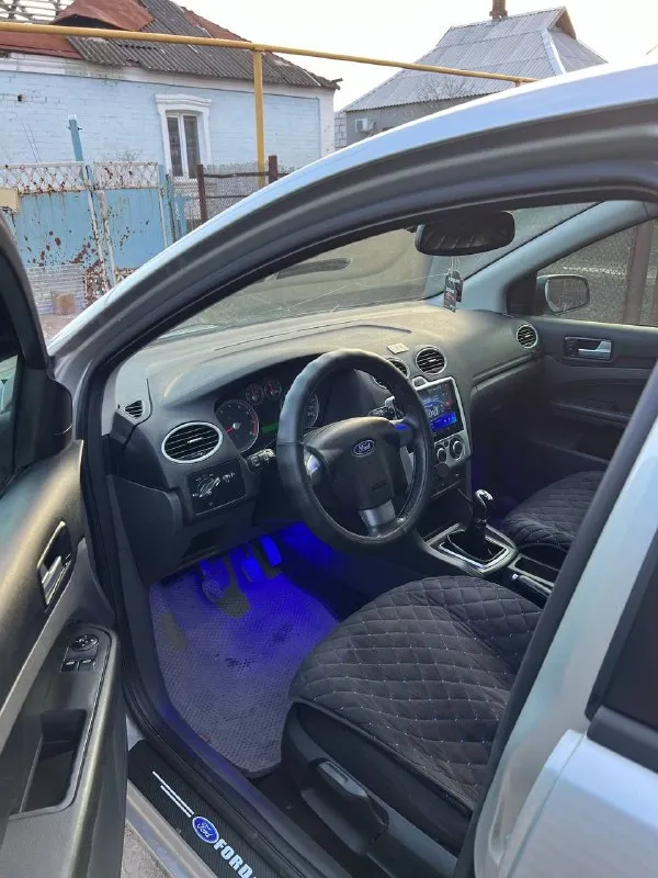 Продам ford focus 2
Год: 2006
Двигатель 1.8 газ/бензин работает отлично, газ недавно обслужен, очень экономная езда! По ходовой недавно обслужена делать ничего не нужно, кузов в достойном состоянии не гнилой, пороги, днище целое делать ничего не нужно, в серьезных дтп не был! На автомобиле установлена линзовая оптика светит шикарно, фары затянуты в бронепленку! Вместо замка зажигания установлен старт-стоп то есть заводиться с кнопки! Комплектация комфортная с подогревами сидений, лобового, зеркал, эл. Фары, эл. Зеркала, дисковые тормоза в круг, центральный замок, андроид дисплей 4/64, к нему подключен усилитель на все колонки играет очень громко!
Документы чистые, тех осмотр есть!
Торг есть
Цена: 545000
📍Мариуполь
📞+79496463727 - фотография - 6