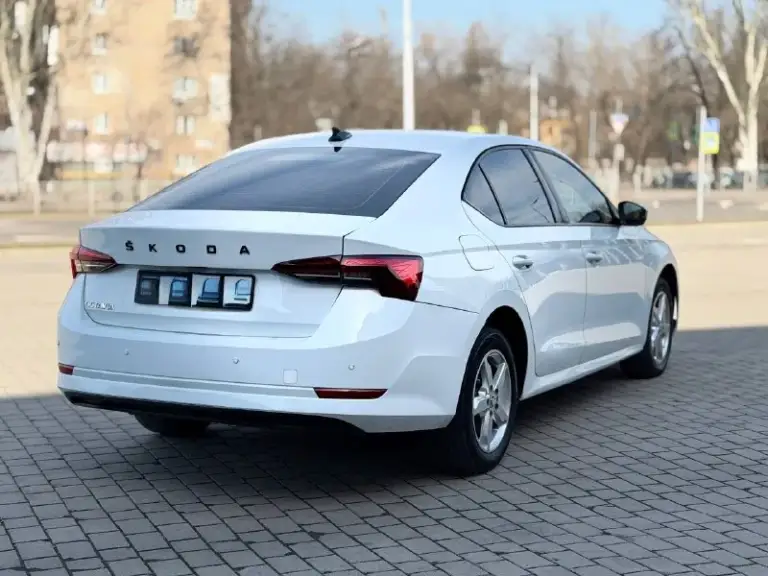 Skoda octavia a8
Год 2021
1.6 Бензин
Автомат
Пробег 117 родной
Автомобиль в отличном состоянии
Комплектация пред максимальная!
Лазерная оптика кар плей и много чего есть !
Вложений не требует
Цена 1.650.000 тысяч рублей
Тел +7(949)910-02-20
Тел +7(909)408-88-98
Telegram whatsapp
Возможно в кредит ‼️
Возможен обмен с вашей доплатой!
📲 Tg: @ivan1293
📞 Звоните: +7(949)9100220 - фотография - 5