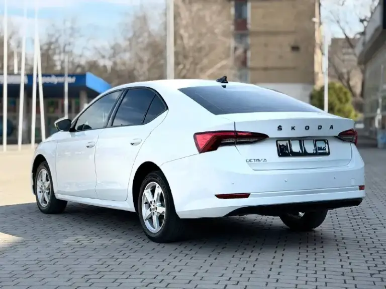 Skoda octavia a8
Год 2021
1.6 Бензин
Автомат
Пробег 117 родной
Автомобиль в отличном состоянии
Комплектация пред максимальная!
Лазерная оптика кар плей и много чего есть !
Вложений не требует
Цена 1.650.000 тысяч рублей
Тел +7(949)910-02-20
Тел +7(909)408-88-98
Telegram whatsapp
Возможно в кредит ‼️
Возможен обмен с вашей доплатой!
📲 Tg: @ivan1293
📞 Звоните: +7(949)9100220 - фотография - 9