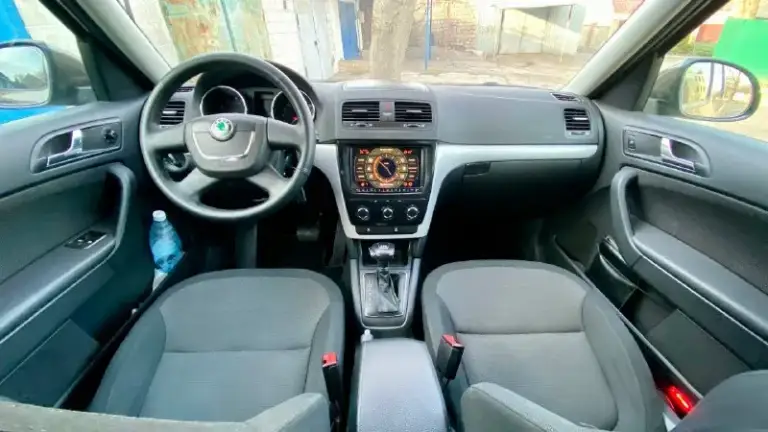 Skoda yeti 2012г. Двигатель 1,2 tsi, коробка dsg7. Куплена в автосалоне в 2013г новой. Пробег 238 тыс. Км. Один владелец, без дтп, все системы работают в штатном режиме. Передний привод, система курсовой устойчивости, антипробуксовочная система, блокировка дифференциала, удержание при троганье в гору, камера заднего вида, парктроники, механический климат «climatic”, современная мультимедиа с хорошим звуком и навигацией. Шустрый автомобиль с просторным салоном. Два комплекта резины, зима на стальных дисках с колпаками. 850 000₽. Т +7949 354 9319
📞 Звоните: +7(949)3549319 - фотография - 4