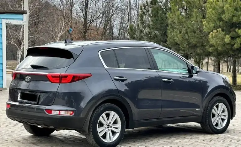 Kia sportage 2018г 4wd
Двигатель 2.0 бензин
Автомобиль в идеальном состоянии не каких вложений не требует абсолютно, авто полностью обслужен!
Родной пробег 138тыс, км
Авто в родном окрасе без дтп,
Все остекления заводское,
Абсолютно чистая история с одним владельцем!

Комплектация пред максимальная!
Start-stop
Бесключевой доступ
Подключаемый полный привод (рабочий)
Комбинированный кожаный салон
Подогрев руля
Подогрев всех сидений
Камера заднего вида и многое другое!

Также прошел тех осмотр, с документами полностью порядок продажа от собственника
Цена 1.835.000₽
Звоните +7949-551-68-75 - фотография - 6