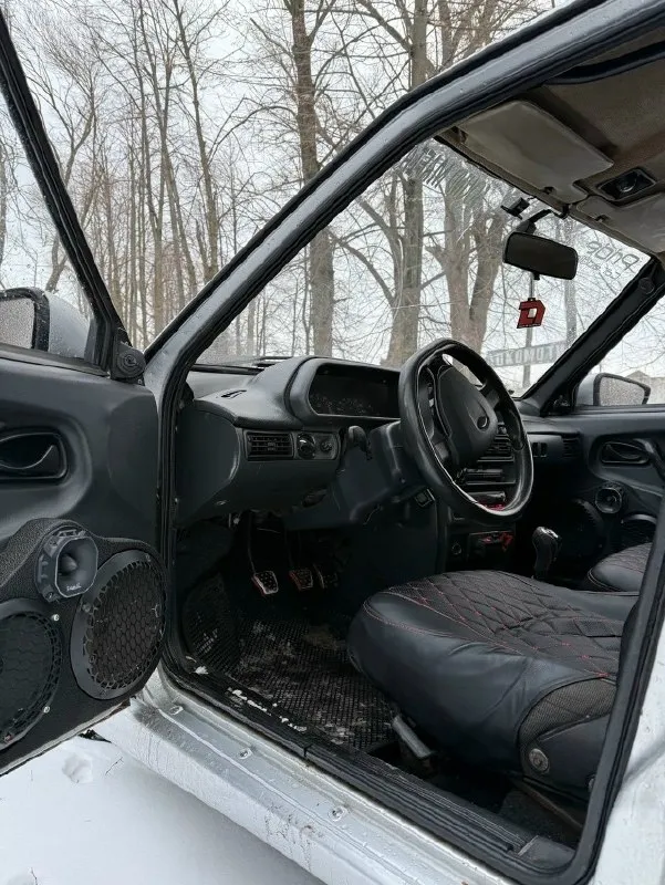 Продам ваз 21150 🔥 год выпуска:2003🔥 пробег, км:200.000 🔥 модификация:1.5мт 🔥 тип двигателя:газ/бензин🔥 коробка передач :механика 🔥 привод:передний🔥 тип кузова : легковой седан🔥 koмплeктaция: comfort🔥 цвет:светло-серый 🔥 автомобиль в круг переварен и свежеперекрашен. В продаже любимый проект, всё что хотел, получил от неё. Нужно двигаться дальше. Установлена хорошая музыка (саб -15ха, пара 16,пара 20,пара рупоров,2 усилка). Играет очень даже хорошо. Вышла музыка 100к+ мотор-1.5 в идеальном состоянии, не троит, не глохнет, работает тихо, без шумов. Кпп-все передачи включаются мягко, без хрустов, передачи не выбивают. Салон в хорошем состоянии, ухоженный. Ходовая-мягкая уставновлены стойки ss20 с занижением (перед-зад). Установлены торусы r14 на хорошей зимней резине. Новая выхлопная система stinger. Установлена сигнализация с цз. Так же имеется видео, по просьбе отправлю для более лучшего осмотра авто. Готов к выезду в любой сервис по вашему желанию. Многое могу не описат
📞 Звоните: +7(949)1037509 - фотография - 1
