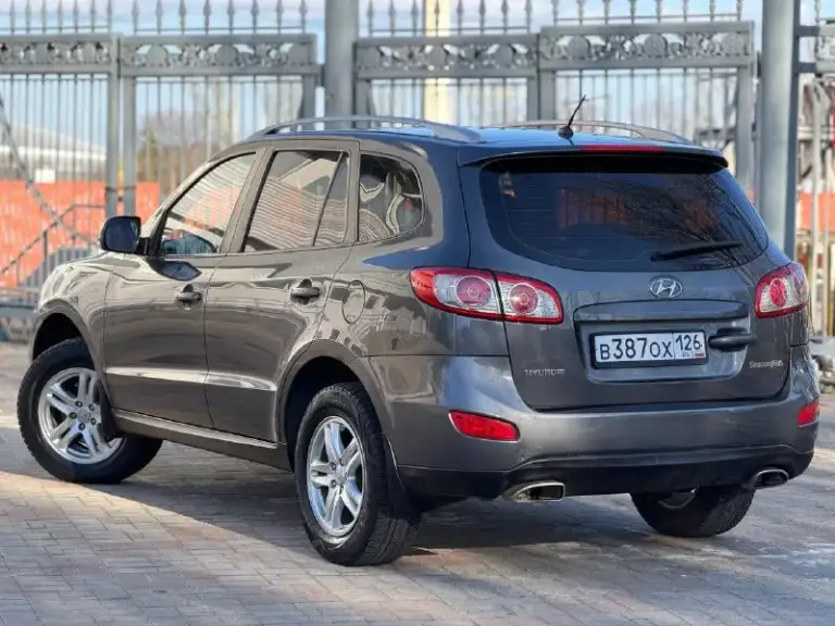 Hyundai santa fe
Год выпуска: 2011
Двигатель: бензин 2.4
Коробка: механика 6-ст
Пробег: 188.000км
✅2 Владельца за все время
✅Птс оригинал
✅Без дтп
✅Родной окрас за исключением одной детали (заднее левое крыло) косметический окрас была притертость не дтп!!!
✅Все стекла родные включая лобовое стекло
✅Салон на лакированном красивом дереве
✅Климат контроль 2-х зон
✅Подогрев сидений 2 режима
✅Мультируль
✅Штатная акустика с магнитолой
✅Обогрев лобового стекла
✅4 Эл стеклоподъемника
✅Эл регулировка зеркал
✅Птф
✅Новая зима на дисках 17 радиуса
✅2 Комплекта ключей с сигнализацией
✅Сервисные книжки

Автомобиль в идеальнейшем состоянии для своих лет, родной окрас за исключением заднего левого крыла(был косметический окрас)не дтп!!! Коробка 6-ст пререклбчает отлично не выбивает не разболтана! Подвеска вся обслужена от а до я ничего делать не нужно! Расход 7-8л! Авто в редчайшем состоянии с южного края ставрополь
Цена 1.100.000 рублей
Торг у капота реальному покупателю!
+79495205833 Александр - фотография - 1