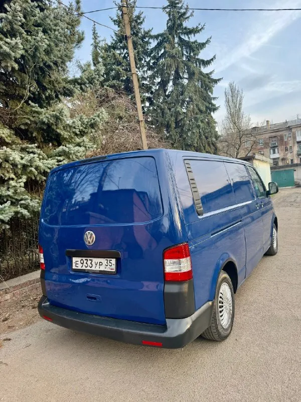 Продам volkswagen t5 1.9 tdi 2006 год
Грузовой фургон в длинной базе (long),
2 Сдвижные двери, кузов изотермический,
Авто в отличном состоянии, двигатель работает идеально, масло не ест, запускается в любой мороз, кузов в хорошем состоянии для своих лет, турбина работает идеально, коробка 5ст переключается легко, ничего не хрустит и не выбивает, не давно меняли сцепление, по электрике все работает, ходовая часть перебрана, топливный фильтр новый, в фарах стоят led линзы,
Пробег автомобиля 284 000км, комплектация: 2эл подъемника, эл зеркала с подогревом, abs, asc, резина лето, остаток нормальный, авто готово к работе, сел и поехал) авто пригнано с германии в 2011 году, с тех пор 2 владельца
Есть видео работы двигателя, скину по запросу!
Осмотр в макеевке ✅ цена 875 000 руб ✅ звоните: +79495570537 феникс
Либо +79920409993 теле2
📞 🇷🇺 Звоните: +79495570537 - фотография - 3