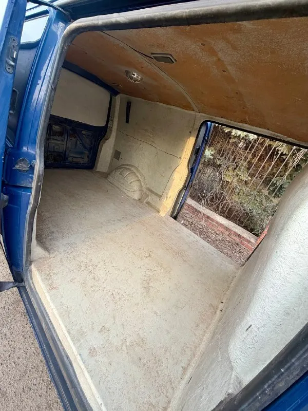 Продам volkswagen t5 1.9 tdi 2006 год
Грузовой фургон в длинной базе (long),
2 Сдвижные двери, кузов изотермический,
Авто в отличном состоянии, двигатель работает идеально, масло не ест, запускается в любой мороз, кузов в хорошем состоянии для своих лет, турбина работает идеально, коробка 5ст переключается легко, ничего не хрустит и не выбивает, не давно меняли сцепление, по электрике все работает, ходовая часть перебрана, топливный фильтр новый, в фарах стоят led линзы,
Пробег автомобиля 284 000км, комплектация: 2эл подъемника, эл зеркала с подогревом, abs, asc, резина лето, остаток нормальный, авто готово к работе, сел и поехал) авто пригнано с германии в 2011 году, с тех пор 2 владельца
Есть видео работы двигателя, скину по запросу!
Осмотр в макеевке ✅ цена 875 000 руб ✅ звоните: +79495570537 феникс
Либо +79920409993 теле2
📞 🇷🇺 Звоните: +79495570537 - фотография - 7