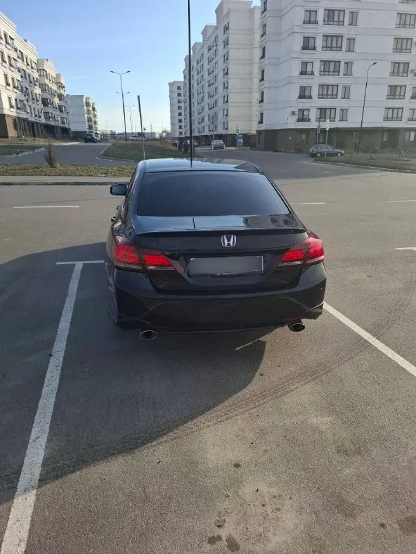 Продам хонду аккорд 9
2013Г. Пробег 194 000
3.5 Ат(281л. С)
Бензин+газ. Салон комбинирванный (анкальтаро), руль кожа.
Полная комплектация.
Машина в отличном состоянии. Климат-контроль многозонный. Усилитель руля электрический.
Машина обслужена полностью.
Помощь при вождении:
Система контроля слепых зон.
Камера заднего вида
Круиз- контроль
Бортовой компьютер
Датчик света и дождя.
Память настроек: передних сидений.
Электропривод:
Передних и задних сидений,
Зеркал, рулевой колонки, складывания зеркал.
Активная безопасность:
Антиблокировка тормозов,
Антипробуксовка.
Курсовая устойчивость.
Цена 2 500 000р.
Мариуполь
+79497173806 - фотография - 2