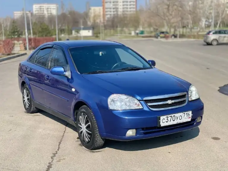 Chevrolet lacetti
Год 2008
Цвет синий
Обьем 1.6
Комплектация люкс
Рыжиков гнили нет
Автомобиль в дтп не участвовал
Выглядит как на фото
Вложений не каких не требует
Сел поехал
Двигатель на 5+
Не дымит не троит масло абсолютно не ест
Коробка на 5+ не хрустит не выбивает
Ходовая так же плотная стуков грюков нет едет уверенно
Салон чистый ухоженный
Комплектация люкс
Кондиционер
4 Стеклоподъемника
2 Подушки безопасности
2 Подогрева сидений
Электро регулировка зеркал
Обогрев заднего стекла
Абс
Хорошая аудио система с планшетом
Сигнализация центральный замок
Лед лампы ближний дальний
Противотуманые фары
2 Комплекта колес зима лета
По документам все кристально чисто
Штрафов ограничений залогов нет
Цена 575.000₽
Разумный торг у капота
Номер для смс и звонков
+79492469826 - фотография - 3