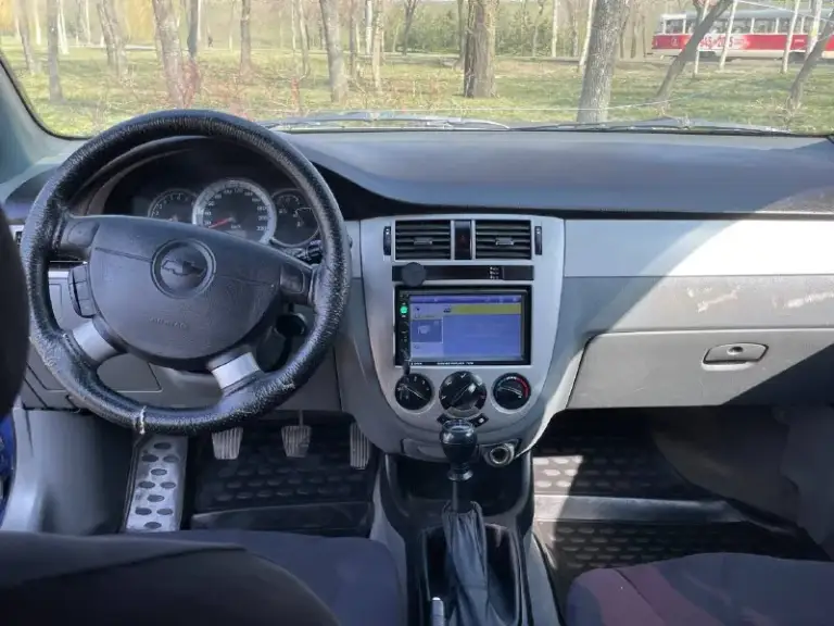 Chevrolet lacetti
Год 2008
Цвет синий
Обьем 1.6
Комплектация люкс
Рыжиков гнили нет
Автомобиль в дтп не участвовал
Выглядит как на фото
Вложений не каких не требует
Сел поехал
Двигатель на 5+
Не дымит не троит масло абсолютно не ест
Коробка на 5+ не хрустит не выбивает
Ходовая так же плотная стуков грюков нет едет уверенно
Салон чистый ухоженный
Комплектация люкс
Кондиционер
4 Стеклоподъемника
2 Подушки безопасности
2 Подогрева сидений
Электро регулировка зеркал
Обогрев заднего стекла
Абс
Хорошая аудио система с планшетом
Сигнализация центральный замок
Лед лампы ближний дальний
Противотуманые фары
2 Комплекта колес зима лета
По документам все кристально чисто
Штрафов ограничений залогов нет
Цена 575.000₽
Разумный торг у капота
Номер для смс и звонков
+79492469826 - фотография - 8