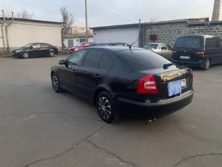 Skoda octavia a5 2004г. Двигатель: 2.0 tdi 140л. С. Мкпп 6ст. Пригонялся в 2017г. С германии, с тех пор в одних руках. За машиной следили от а до я, передняя ходока в идеале, задняя в идеале, грм, помпа, масла поменяны 3000 км назад, коробка, турбина, двигатель работает отлично, двигатель заменён на контрактный 30000км назад, расход по городу 7л на 100км, для зимы обработана в 2024 году, гнили вздутий нет. Отличное состояние для своих лет. -датчик света -датчик дождя -подгрев передних сидений -обогрев заднего стекла -обогрев зеркал заднего вида -климат контроль -круиз контроль -мульти руль -задний парктроник -линзы в фарах, электрорегулировка по высоте -противотуманные фары viper -автоматическое затемнение зеркала заднего вида -переднте, задние стеклоподъемники цена 840000р +79490585729
📞 Звоните: +7(949)0585729 - фотография - 5