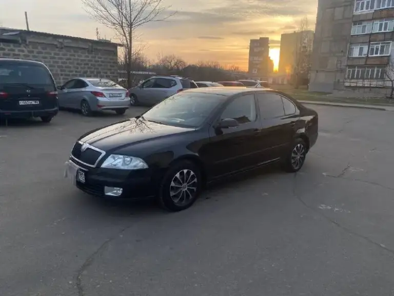 Skoda octavia a5 2004г. Двигатель: 2.0 tdi 140л. С. Мкпп 6ст. Пригонялся в 2017г. С германии, с тех пор в одних руках. За машиной следили от а до я, передняя ходока в идеале, задняя в идеале, грм, помпа, масла поменяны 3000 км назад, коробка, турбина, двигатель работает отлично, двигатель заменён на контрактный 30000км назад, расход по городу 7л на 100км, для зимы обработана в 2024 году, гнили вздутий нет. Отличное состояние для своих лет. -датчик света -датчик дождя -подгрев передних сидений -обогрев заднего стекла -обогрев зеркал заднего вида -климат контроль -круиз контроль -мульти руль -задний парктроник -линзы в фарах, электрорегулировка по высоте -противотуманные фары viper -автоматическое затемнение зеркала заднего вида -переднте, задние стеклоподъемники цена 840000р +79490585729
📞 Звоните: +7(949)0585729 - фотография - 6