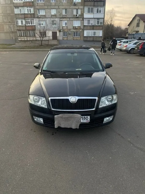 Skoda octavia a5 2004г. Двигатель: 2.0 tdi 140л. С. Мкпп 6ст. Пригонялся в 2017г. С германии, с тех пор в одних руках. За машиной следили от а до я, передняя ходока в идеале, задняя в идеале, грм, помпа, масла поменяны 3000 км назад, коробка, турбина, двигатель работает отлично, двигатель заменён на контрактный 30000км назад, расход по городу 7л на 100км, для зимы обработана в 2024 году, гнили вздутий нет. Отличное состояние для своих лет. -датчик света -датчик дождя -подгрев передних сидений -обогрев заднего стекла -обогрев зеркал заднего вида -климат контроль -круиз контроль -мульти руль -задний парктроник -линзы в фарах, электрорегулировка по высоте -противотуманные фары viper -автоматическое затемнение зеркала заднего вида -переднте, задние стеклоподъемники цена 840000р +79490585729
📞 Звоните: +7(949)0585729 - фотография - 9