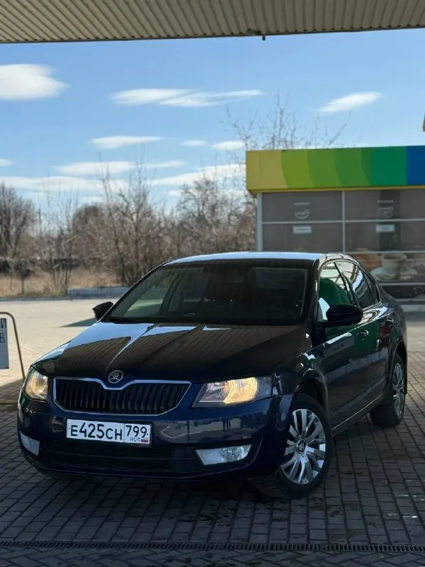 Skoda octavia a7 2015 год.1.6автомат⚙️ цена 🔥 1.100 🔥 автомобиль в очень достойном состоянии 👍 всего 2 хозяина за всю историю эксплуатации 🆕 птс - оригинал 💯 двигатель 1.6 самый надeжный в линeйкe skoda фольцвагeн, в отличном сocтoянии, тянeт oтлично, масло не расходует не грамма. Коробка автомат без нареканий. Машина обслуживается по регламенту. Расход очень радует 🤗ходовая на 5 из 5 ❗️ очень красивый темно синий цвет 😍 салон чистый не просиженный, в машине никогда не курили ☝️ два оригинальных ключа в комплекте ✅ документы в полном порядке, оформление без проблем. Город макеевка +79495124334
📞 Звоните: +7(949)5124334 - фотография - 4