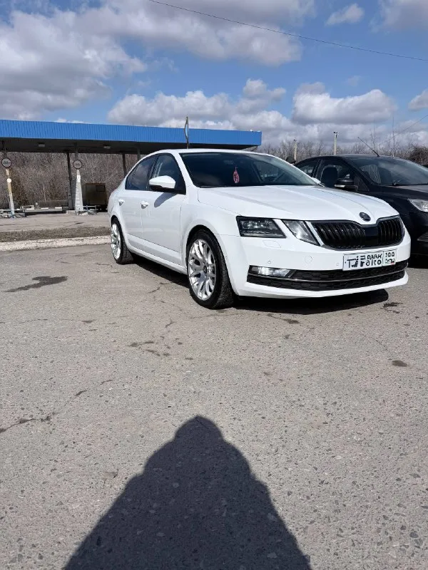Продам skoda октавию а7 рестайлинг, пробег 180 тыс. 2017 год, по машине нет вопросов вообще, вся ходовая часть новая, есть чеки и наряды, грм и помпа новая, новые свечи оригинал, масло в дсг и в двс поменяло, помыты радиаторы и заправлен кондиционер, новая резина с новыми р18 дисками, самая максимальная комплектация, сидения с памятью, алькантара со вставками кожи, без ключевой доступ, автопарковка, большой монитор сенсорный, подсветка карт дверей с функцией изменение цвета. Хорошая музыка, лучше чем штатная музыка.
Все вопросы по телефону, расскажу и покажу машину и съезжу на любую сто.
Цена 1.850 торг
+79494013250
Макеевка
📲 Tg: @emilahmedov26
📞 Звоните: +7(949)4013250 - фотография - 2