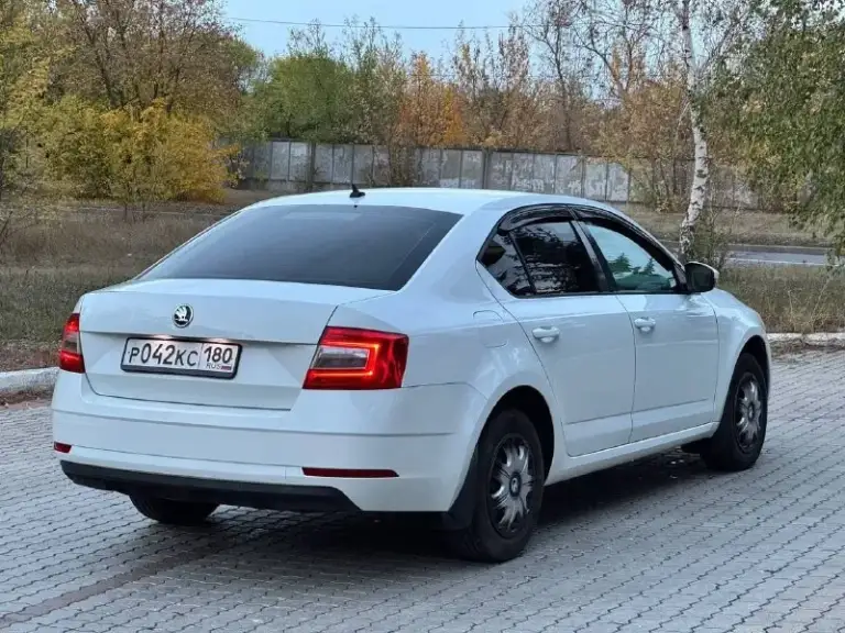 Skoda octavia а7 рестайл
2018Год
Пробег 187 500 км
1.6
Коробка автомат айсин
Кондиционер
Ходовка в идеале
И коробка как часы
Всё работает до последней кнопки. ...
Нет ни сколов ни рыжиков
Не варилась, гнили тем более нигде нет. ...
Салон чистый и опрятный. ..
Резина новая зима +лето. ...
Вообщем сел и поехал. ...
Машина без вложений, и вкладываться долго не придется. ..
Цена 1 250 000руб.
Хороший торг у капота
+79494024176
📲 Tg: алексей
📞 Звоните: +7(949)4024176 - фотография - 7