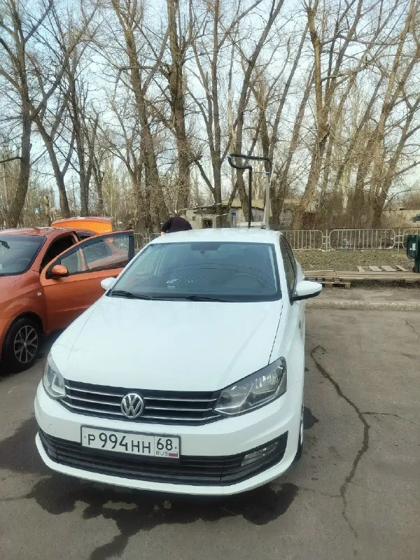 Поло 2018г. Автомобиль технически исправен. Я второй владелец. Автомобиль покупал в краснодаре по программе автоподбор, рф. В автотеке есть фотографии остмотра. Пробег родной, на момент публикации 96к. Езжу каждый день. Своевременное обслуживание, масло менял каждые 7тыс, от замены до замены ни грамма не берёт. Масло с момента покупки в краснодаре лью одно и тоже, обслуживаюсь в одном и том же месте - бывшая honda, теперь lada. Чеки сохранял. По комплектации - камера заднего вида, подогрев передних сидений, подогрев зеркал, зеркала складываются, кондиционер, круиз-контроль, два ключа. Салон ткань, сиденья чистые, сразу упаковал в чехлы. В салоне не курили. Город донецк, территориально текстильщик. 1400000 аргументированный торг у капота никто не отменял. +79493420778
📞 Звоните: +7(949)3420778 - фотография - 1