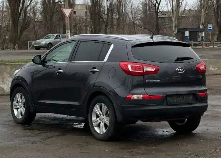 Продам
Kia sportage
2011
2.0
Aisin
Авто в хорошем состоянии, стоит хорошая летняя резина yokohama, ходовка обслужена, работа двигателя и коробки без нареканий, классический надежный японский автомат.
Замена масла двигателя каждые 6 тысяч км, два ключа. Хорошая комплектация с климатом и подогревами, также парктроники.
Цена: 1.290.000
Обращаться по номеру телефона
+79494330000
+79493485992
Либо по адресу г. Шахтерск ул. Ленина 2 - фотография - 4