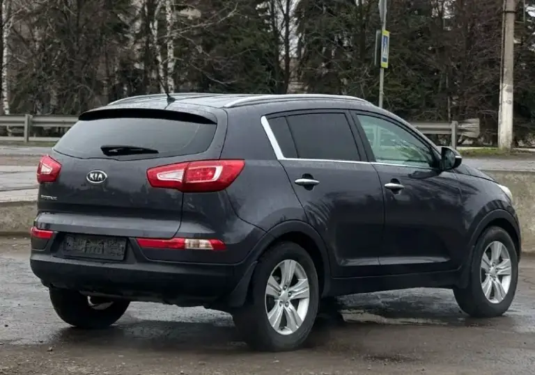 Продам
Kia sportage
2011
2.0
Aisin
Авто в хорошем состоянии, стоит хорошая летняя резина yokohama, ходовка обслужена, работа двигателя и коробки без нареканий, классический надежный японский автомат.
Замена масла двигателя каждые 6 тысяч км, два ключа. Хорошая комплектация с климатом и подогревами, также парктроники.
Цена: 1.290.000
Обращаться по номеру телефона
+79494330000
+79493485992
Либо по адресу г. Шахтерск ул. Ленина 2 - фотография - 5