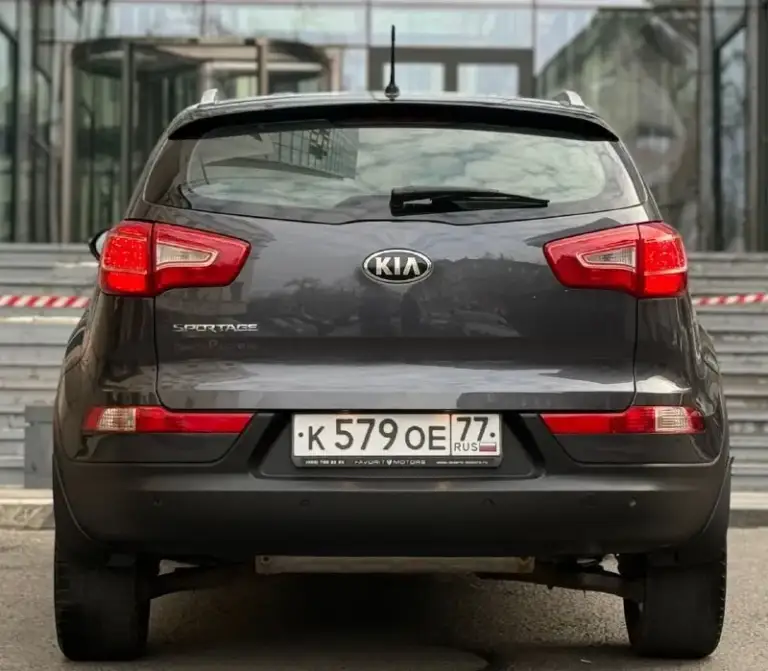 Продам kia sportage
1 Владелец. Без дтп!
Родной окрас.
Год:2013
Цена:1.300.000₽
Торг при осмотре!
Привод:передний
Родной пробег:170.000км
Коробка:механика
: 2Л бензин.
1 Владелец с автосалона, пробег подтвержденный, сервисные книжки, все чеки по обслуживанию есть, кузов без единого крашеного элемента, весь в заводском окрасе, без гнили и ржавчины, мотор работает отлично как на холодную, так и на горячую, не цокатит, не стучит, все отлично, вложений не каких не требует обсолютно.
Комплектация: мульти руль, 4 эл. Стеклоподемника, подогревы всех сидений, двух зонный климат контроль, помощь при подъёме, датчик света и дождя, штатная музыка с блютузом, парктроники, сигнализация пандора. Резина зима лето.
По запросу отправлю видео обзор.
По вопросам звоните.
Номер:
+79495895440 +7 949 594-15-39
На обоих номерах тг. И max
Тг. @avto_dnr123

📞 Звоните: +7(949)5895440 - фотография - 5
