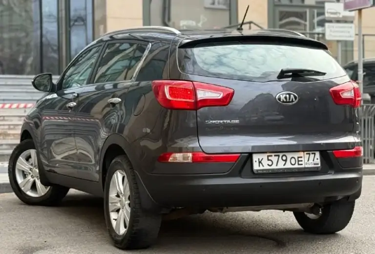 Продам kia sportage
1 Владелец. Без дтп!
Родной окрас.
Год:2013
Цена:1.300.000₽
Торг при осмотре!
Привод:передний
Родной пробег:170.000км
Коробка:механика
: 2Л бензин.
1 Владелец с автосалона, пробег подтвержденный, сервисные книжки, все чеки по обслуживанию есть, кузов без единого крашеного элемента, весь в заводском окрасе, без гнили и ржавчины, мотор работает отлично как на холодную, так и на горячую, не цокатит, не стучит, все отлично, вложений не каких не требует обсолютно.
Комплектация: мульти руль, 4 эл. Стеклоподемника, подогревы всех сидений, двух зонный климат контроль, помощь при подъёме, датчик света и дождя, штатная музыка с блютузом, парктроники, сигнализация пандора. Резина зима лето.
По запросу отправлю видео обзор.
По вопросам звоните.
Номер:
+79495895440 +7 949 594-15-39
На обоих номерах тг. И max
Тг. @avto_dnr123

📞 Звоните: +7(949)5895440 - фотография - 6
