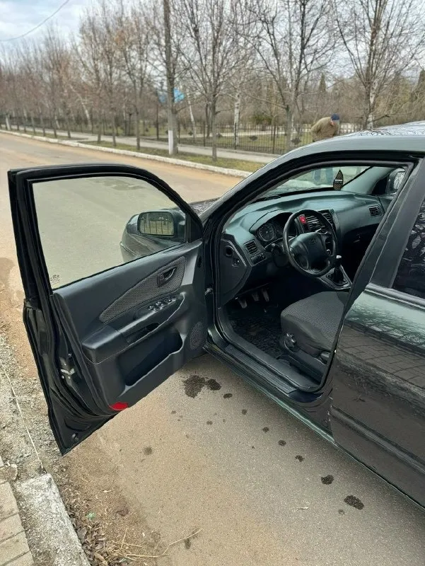 Продам hyundai tucson 2008г. В я хозяин по всем документам, мотор бензин 2.0 на механике. Хочу за машину 🔴800.000₽🔴торговаться не намерен, смотрите цены! Отличное состояние машины, кузов без рыжиков, аварий, и прочего - в родном окрасе! Приезжайте проверяйте! Резина зимняя новая, есть летняя в комплекте. Подогревы сидений, эл. Зеркала, сигнализация, 4 подъемника, датчик дождь свет, хорошая музыка, и еще много чего! Диагностическая карта(техосмотр) в наличии, хоть сразу в мрео. Автотека идеальная, пробег 233т. Км на машине езжу, пробег растет. В последних руках 13лет, два ключа птс оригинал! По днищу перед зимой занимался, обрабатывал, целое! +79494239299
📞 Звоните: +7(949)4239299 - фотография - 3