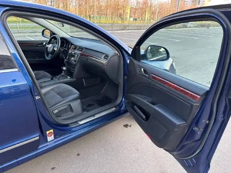 Продам škoda superb 1.8 at
2009 Год выпуска
225 000Км пробега

Технически авто без замечений!
Все функции работают
Мотор работает мягко без посторонних звуков
Масло не жрёт
Кпп работает отлично
Ходовая мягкая
Подогревы передних сидений
Парктроники все работают
Парк ассистент работает сама паркуется

По кузову есть косяки в виде не качественных окрасов сколов царапин

Задний фонарь куплен оплачен

За эти деньги идеальный автомобиль !!

Цена 680 000₽ торг бак бензина

Остальное по телефону

+79496361868 - фотография - 10
