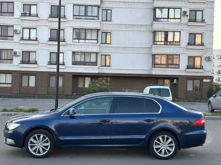 Продам škoda superb 1.8 at
2009 Год выпуска
225 000Км пробега

Технически авто без замечений!
Все функции работают
Мотор работает мягко без посторонних звуков
Масло не жрёт
Кпп работает отлично
Ходовая мягкая
Подогревы передних сидений
Парктроники все работают
Парк ассистент работает сама паркуется

По кузову есть косяки в виде не качественных окрасов сколов царапин

Задний фонарь куплен оплачен

За эти деньги идеальный автомобиль !!

Цена 680 000₽ торг бак бензина

Остальное по телефону

+79496361868 - фотография - 4
