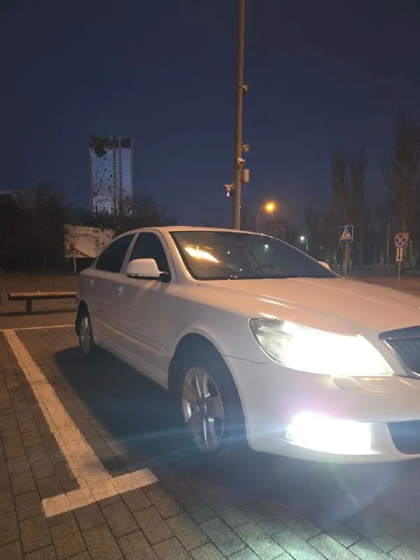 В продаже шкода октавия а 5, 2012 год. Объем 1.8 tsi (152 лошадей), коробка автомат (aisin). Пробег 176 000 родной, любые проверки. Технически машина в шикарном состоянии. Двигатель работает идеально, весь полностью сухой без потёков, тяга сумасшедшая. Коробка обычный автомат без пинков и толчков. По кузову крашеная одна деталь, вторичный окрас без шпакли, задние левое крыло. Всё остальное в родном окрасе. Салон чистый ухоженный.
Богатая комплектация
- Климат
- Круиз
- Датчик света и дождя
- Парктроник
- Обогревы всех сидений
- Мульти руль
- Датчик давления шин
- Омыватель фар
- Электро складывание зеркал
- Обогревы зеркал и заднего стекла
- 4 Электросклоподъемника
-Автозапуск с ключа
Машина абсолютно без вложений, масла и фильтра заменены. Два комплекта резины ( зима, лето) в хорошем состоянии. Два ключа. Машина полностью обслужена.
Цена 950 000 торг
Осмотр донецк макевка
Тел +79494562989 ( если недоступен
📞 🇷🇺 Звоните: +79494562989 - фотография - 2