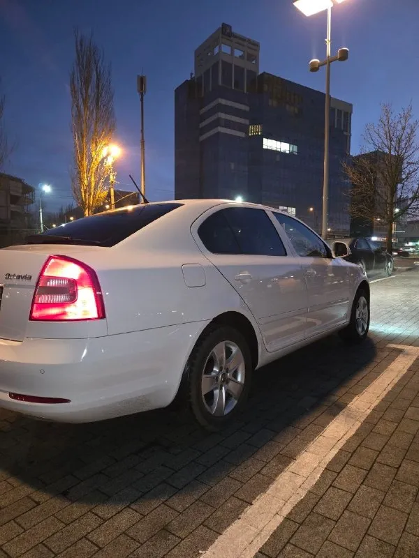 В продаже шкода октавия а 5, 2012 год. Объем 1.8 tsi (152 лошадей), коробка автомат (aisin). Пробег 176 000 родной, любые проверки. Технически машина в шикарном состоянии. Двигатель работает идеально, весь полностью сухой без потёков, тяга сумасшедшая. Коробка обычный автомат без пинков и толчков. По кузову крашеная одна деталь, вторичный окрас без шпакли, задние левое крыло. Всё остальное в родном окрасе. Салон чистый ухоженный.
Богатая комплектация
- Климат
- Круиз
- Датчик света и дождя
- Парктроник
- Обогревы всех сидений
- Мульти руль
- Датчик давления шин
- Омыватель фар
- Электро складывание зеркал
- Обогревы зеркал и заднего стекла
- 4 Электросклоподъемника
-Автозапуск с ключа
Машина абсолютно без вложений, масла и фильтра заменены. Два комплекта резины ( зима, лето) в хорошем состоянии. Два ключа. Машина полностью обслужена.
Цена 950 000 торг
Осмотр донецк макевка
Тел +79494562989 ( если недоступен
📞 🇷🇺 Звоните: +79494562989 - фотография - 7