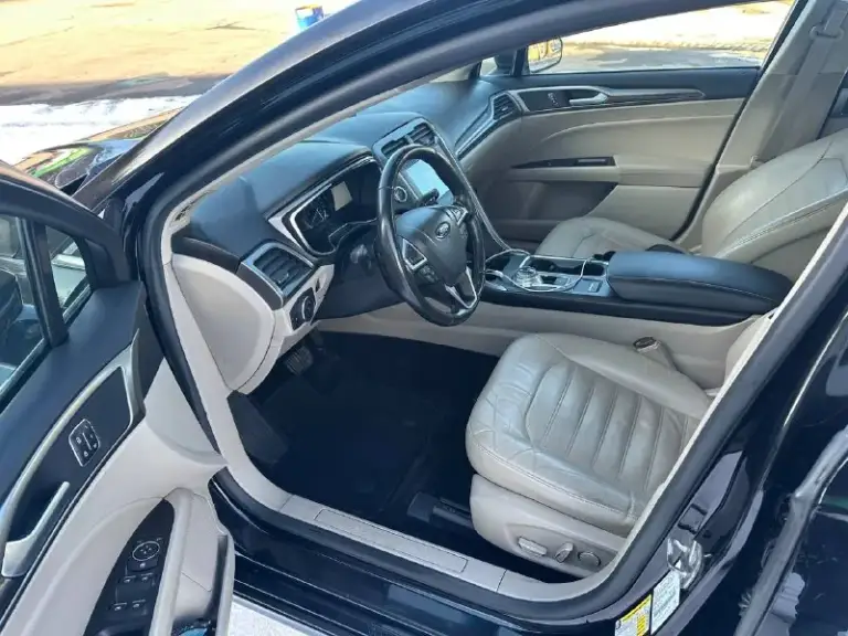 Продам ford fusion (north america)
1.5 Ecoboost (181 л. С. )
Год выпуска 2017
Пробег 156000 тысяч км
В идеальном состоянии
Без рыжиков вмятин царапин
По двигателю вся идеальная не троит не дымит масло не кушает
Коробка работает идеально не пинается не греться всё скорости работают идеально
Подвеска вся обслужена ничего не стучит не гремит
По комплектации имеется
Климат контроль
Бортовой компьютер
Круиз контроль
Подогревы сидений
Кожаный салон
Камера заднего вида
Датчик света
Датчик дождя
И многое другое
Цена 1 150 000
Остальные вопросы по телефону +79493943583
📞 Звоните: +7(949)3943583 - фотография - 7