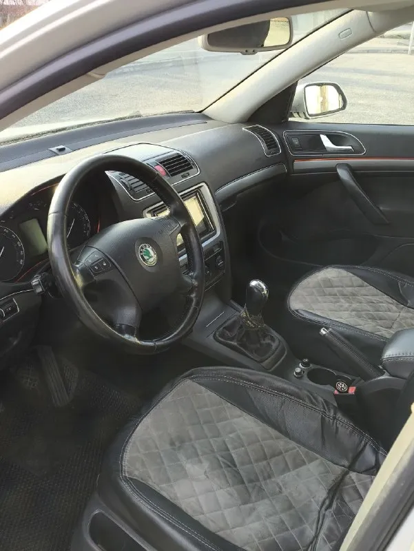 ‼️Срочная продажа‼️
💥Автомобиль skoda octaviа💥
Цена:630:000🔥
(С реальным покупателем торг)
По авто:
-Полностью, как внешне, так и технически в отличном состоянии.
Всегда следили, обслуживали во время, за авто не стыдно!✅
270.000Км пробег, 2 поколение, двигатель-1.9 tdi, кпп-5 ступенчатая, работает все ровно и четко. ✅
Кузов без гнили, без окрасов, дтп не попадал, дно и пороги в идеальном состоянии. ✅
Комплектация: двухзоннный климат контроль, 4 стекло подъемника, мульти руль, подогрев сидений, круиз контроль, abs, стабилизация, подогрев руля, современная мультимедиа, полная регулировка сиденья и руля🔥
1 Хозяин по лнр, пригоняли авто из литвы✅
Город осмотра-антрацит📍
По всем интересующим вопросам обращаться в личные сообщения или по телефону +79591018028📞
📞 Звоните: +7(959)1018028 - фотография - 7