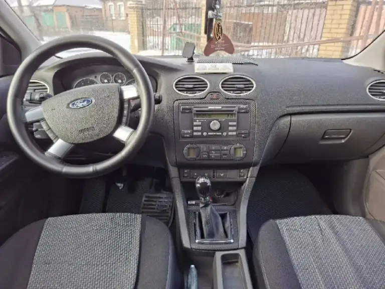Ford focus 2 2006 года. Объём 1.8; 125л/с. В хорошем состоянии, никаких вложений не требуется. По технике всё на отлично, на богатой комплектации (chia) с круизом и с двухзонным климатом, abs, esp, электро-зеркала. С подогревом сидений, заднего стекла, боковых зеркал, лобового, мультируль, парктроники. Под чехлами велюровый салон, летний комплект на оригинальном литье, зеркало заднего вида с автозатемнением. Штатная магнитола, встроенный блютуз. Цена – 565,000₽, торг уместен. Номер: +7 949 362-84-55 +7 949 594-05-44
📞 Звоните: +7(949)3628455 - фотография - 7