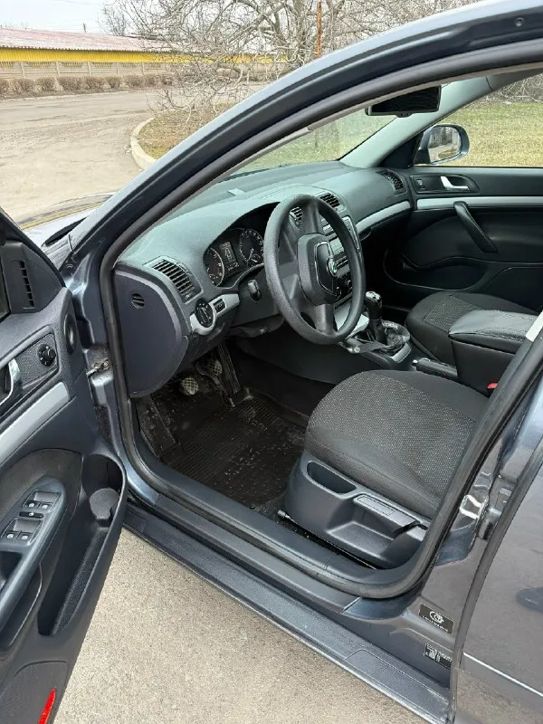 Skoda oktavia- skoda октавиа 2013 год 2-ой хозяин, пробег 130 тыс, 1.6, механика. 2 комплекта резины, гаражное хранение, хорошее состояние. Цена 1млн.50 тыс. Рублей +79493781748
📞 Звоните: +7(949)3781748 - фотография - 6