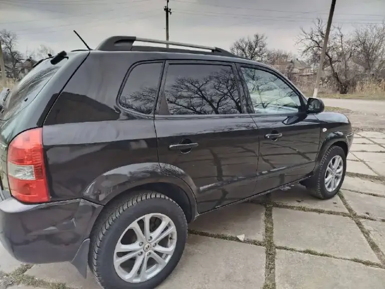 🔵 Hyundai tucson, 2008 год выпуска.
🤑 Цена: 850.000 рублей
• Объём двигателя: 2.0 л.
• Пробег: 160.000 км.
• Коробка: механика, 5 ступка.
➡️По машине: автомобиль в отличном состоянии как технически, так и внешне! Без дтп, бережное использование - присутствует автотека по запросу.
Комплектация:
✅ Кондиционер
✅ Климат контроль
✅ Подогревы сидений, зон дворников, стёкл и зеркал
✅ Полный стеклопакет
✅ Парктроники
✅ Легкоспалвные диски + новая зимняя резина
✅ Сочный чёрный цвет
✅ Родной окрас
✅ Зеленая автотека
❗️Юридически автомобиль чист, без штрафов и запретов. По необходимости - предоставлю видео отчёт по автомобилю.
🏢 Город: амвросиевка.
🚗 Есть доставка в ваш город лднр по договоренности.
🤙 Телефоны для связи:
+79490789890
+79493391770
✅ Telegram и whats`app к номерам привязаны, мах телефон включен всегда!
📞 Звоните: +7(949)0789890 - фотография - 3