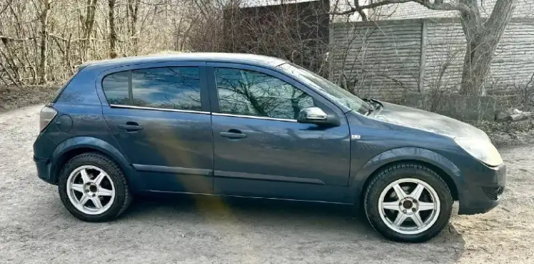 375.000Руб. 🔥🔥🔥
Очень очень срочно. Не большой торг у капота.
2009Г. В. Мотор 1.8 механика. Cosmo
Авто в нормальном рабочем состоянии для своих лет.
Кузов не гнилой вообще днище пороги стаканы ланджероны все в отличном состоянии. По лкп.
Есть мелкие косячки не чего критичного.
Мотор работает ровно, не дымит не троит. Тянет супер. Ходовая в порядке. Коробка тоже в отличном состоянии. Не работает гур.
Салон в хорошем состоянии. Богатая комплектация.
Cosmo
Климат-контроль, датчики света и дождя, круиз-контроль, подогрев сидений, эл. Зеркала, эл. Стеклоподъемники, гур.
Литые диски r16 на хорошей резине.
Документы в полном порядке. Юредически чистая. Без штрафов, арестов, и запретов. Любое переоформление, осмотр донецк.
Очень очень срочно.
+79494806705 - фотография - 3