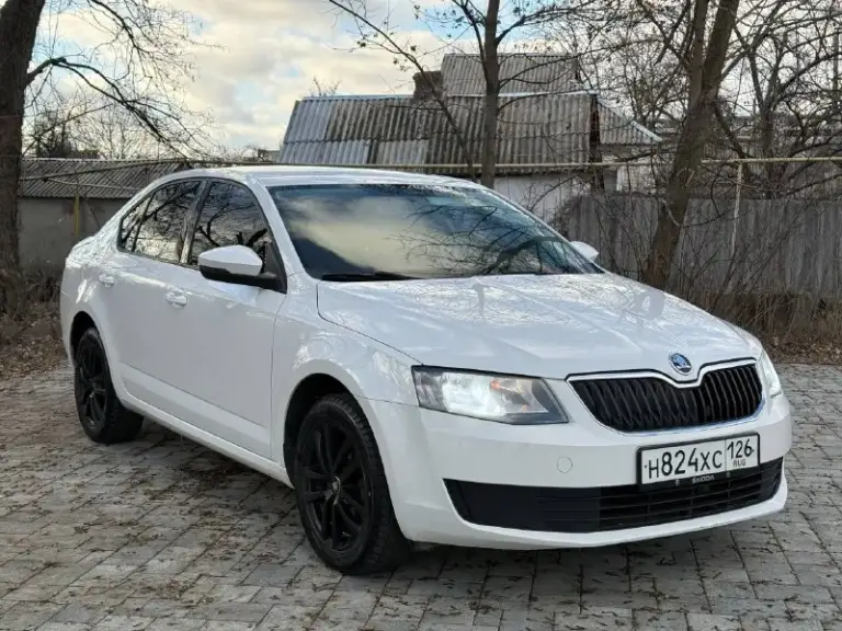 Skoda octavia a7
Год: 2014
Двигатель: 1.2 турбо (105л. С. )
Коробка: dsg dq 200
Пробег 269000 км

Машина в отличном состоянии, не бита, не крашена, вся в родном окрасе. Не такси, без расчетов, зеленая автотека.
Машина обслужена, заказ-наряды на работы есть.
Из последнего 20000 км назад по рекомендации сервиса заменили комплект сцепления + маховик. По двигателю тоже был ремонт. Никакого колхоза по электрике нету, все по штатному.
Новый аккумулятор. Салон чистый, не прокурен, без дыр, без потёртостей, без трещин. Состояние салона отличное. По кузову вздутий, рыжиков нет нигде. Двигатель не троит, масло не кушает совсем, коробка без нареканий(после ремонта)щелкает передачи очень мягко, печка греет кондиционер морозит, по электрике все работает, два комплекта резины зима(новая) лето(сезон отъездила). Установлена сигнализация с автозапуском starline.
Больше видео и фото могу скинуть по вашему запросу.
Осмотр г. Антрацит
+79593008531 +79593011925
💸 Цена
📞 Звоните: +7(959)3008531 - фотография - 6