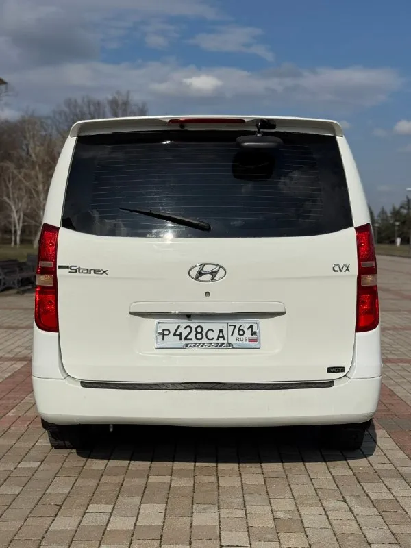 🚐 Продаётся hyundai grand starex 🚐
Год выпуска: 2010 двигатель: 2.5 дизель коробка передач: автомат пробег: 220 000 км (родной) установлен контрактный двигатель с пробегом всего 30 000 км
Автомобиль в хорошем техническом состоянии, полностью на ходу. Двигатель работает отлично, тянет уверенно, коробка переключает плавно без рывков. Машина обслуживалась своевременно.
Большой, комфортный и очень вместительный минивэн — идеальный вариант как для семьи, так и для работы, поездок или бизнеса. Удобная посадка, просторный салон, много места для пассажиров и багажа.
Родное остекление по кругу, зелёная автотека — прозрачная история автомобиля.
💰 Цена: 1 550 000 рублей
📞 Телефон: +7 949 458 29 30
Звоните или пишите — всё расскажу и покажу, возможен разумный торг!
📞 🇷🇺 Звоните: +79494582930 - фотография - 6