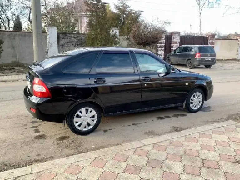 Доброго времени суток.
Продам ваз priora 2009г 16кл
Двигатель работает отлично масло не жрет.
Коробка не хрустит не выбивает скорости включаются плавно, ходовая мягкая тихая, за машиной следили и ухаживали, днище целое, стаканы задние, передние целые, низа дверей тоже целые, пробег заводской 178000т км.
Комплектация: кондиционер, abs, эур, магнитола usb, aux, подушка безопасности, за авто вообще не стыдно, с документами тоже полный порядок переоформление без проблем, машина без дтп, остекление все заводское, остальные вопросы по телефону +7949-329-65-85 телеграмм тоже на этом номере.
Цена 400т. Р торг у капота осмотр г. Харцызск.
Всем добра👍
📲 Tg: bogdan v.
📞 Звоните: +7(949)3296585 - фотография - 5