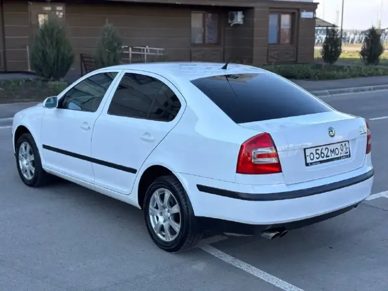 Skoda octavia a5 2005
Автомобиль в отличном состоянии. Надежный 2-х литровый атмосферный мотор в паре с 6-ступенчатой механикой!
Масло не расходует, коробка не хрустит и не выбивает.
Вместительный багажник (лифтбек)
Технически автомобиль исправен. (есть заказ наряд последних работ)
Кузов в родном окрасе!
Салон отлично сохранился! Не порванный, не затертый. Кожа в хорошем состоянии.
Электрика в штатном режиме, всё работает
Климат-контроль работает отлично.
Без дтп. Юридический чист, готов к оформлению
Цена 690.000₽ торг
+79496433509
Г. Мариуполь
📞 Звоните: +7(949)6433509 - фотография - 4
