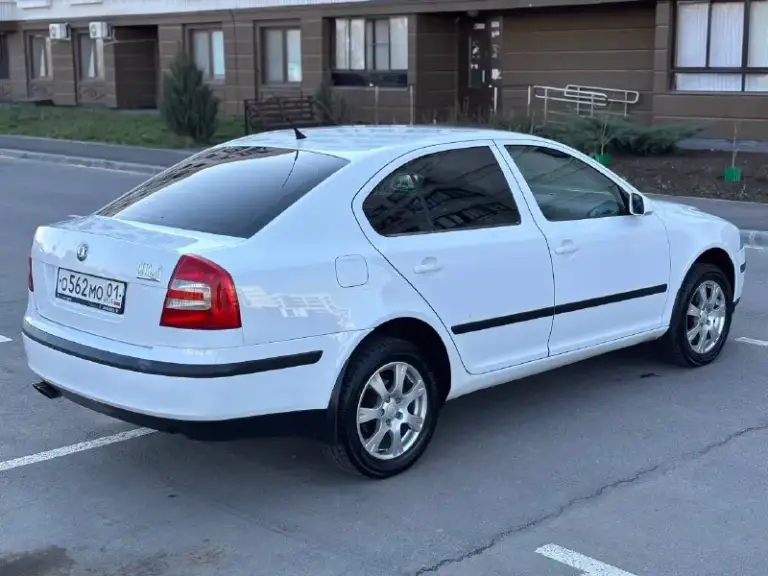 Skoda octavia a5 2005
Автомобиль в отличном состоянии. Надежный 2-х литровый атмосферный мотор в паре с 6-ступенчатой механикой!
Масло не расходует, коробка не хрустит и не выбивает.
Вместительный багажник (лифтбек)
Технически автомобиль исправен. (есть заказ наряд последних работ)
Кузов в родном окрасе!
Салон отлично сохранился! Не порванный, не затертый. Кожа в хорошем состоянии.
Электрика в штатном режиме, всё работает
Климат-контроль работает отлично.
Без дтп. Юридический чист, готов к оформлению
Цена 690.000₽ торг
+79496433509
Г. Мариуполь
📞 Звоните: +7(949)6433509 - фотография - 6