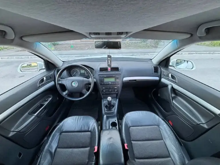 Skoda octavia a5 2005
Автомобиль в отличном состоянии. Надежный 2-х литровый атмосферный мотор в паре с 6-ступенчатой механикой!
Масло не расходует, коробка не хрустит и не выбивает.
Вместительный багажник (лифтбек)
Технически автомобиль исправен. (есть заказ наряд последних работ)
Кузов в родном окрасе!
Салон отлично сохранился! Не порванный, не затертый. Кожа в хорошем состоянии.
Электрика в штатном режиме, всё работает
Климат-контроль работает отлично.
Без дтп. Юридический чист, готов к оформлению
Цена 690.000₽ торг
+79496433509
Г. Мариуполь
📞 Звоните: +7(949)6433509 - фотография - 9