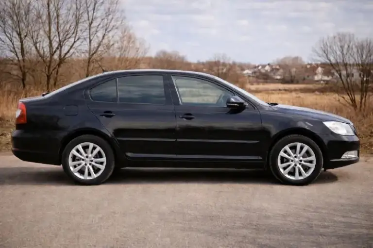 Skoda octavia a5
1.6 Мкпп
2012 Г.
Пробег 220 тыс. Км
Abs, гур, airbags, климат-контроль, подогрев сидений, хорошая музыка, магнитола android, эсп, установлена неоновая подсветка дверей и в салоне со сменой цвета.
1500 Км назад прошла большое то: заменён грм, масла, фильтры, обслужена ходовая.
Климат заправлен, печка работает отлично.
Вложений не требует, все исправно. Каждый день на ходу, радует динамикой и расходом топлива.
Хорошему человеку отдам летнюю резину на титановых дисках
🔥 Авто в действительно хорошем состоянии
770 Тыс. Руб, торг у капота
Дебальцево
+79490066906

📞 Звоните: +7(949)0066906 - фотография - 4