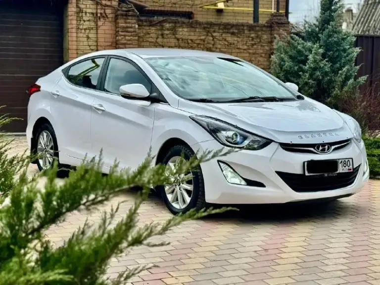 Продам hyundai elantra 2015 г 1.8 ат(148 с. Л. ) родной пробег 135 000 км автомобиль в отличном состоянии не битый не крашеный один хозяин самая максимальная комплектация климат контроль четыре стеклоподъемника электро зеркала подогрев сидений мультируль подогрев руля салон в отличном состоянии сигнализация с автозапуском два комплекта ключей сервисная книжки гараж хранение цена 1 350 000 руб. Телефон +7 949 50 999 58 whatsapp telegram привязаны - фотография - 1
