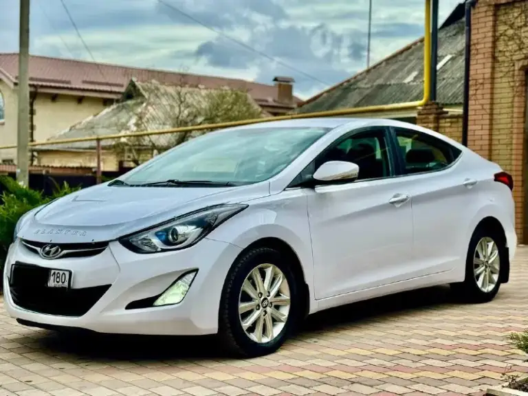 Продам hyundai elantra 2015 г 1.8 ат(148 с. Л. ) родной пробег 135 000 км автомобиль в отличном состоянии не битый не крашеный один хозяин самая максимальная комплектация климат контроль четыре стеклоподъемника электро зеркала подогрев сидений мультируль подогрев руля салон в отличном состоянии сигнализация с автозапуском два комплекта ключей сервисная книжки гараж хранение цена 1 350 000 руб. Телефон +7 949 50 999 58 whatsapp telegram привязаны - фотография - 3